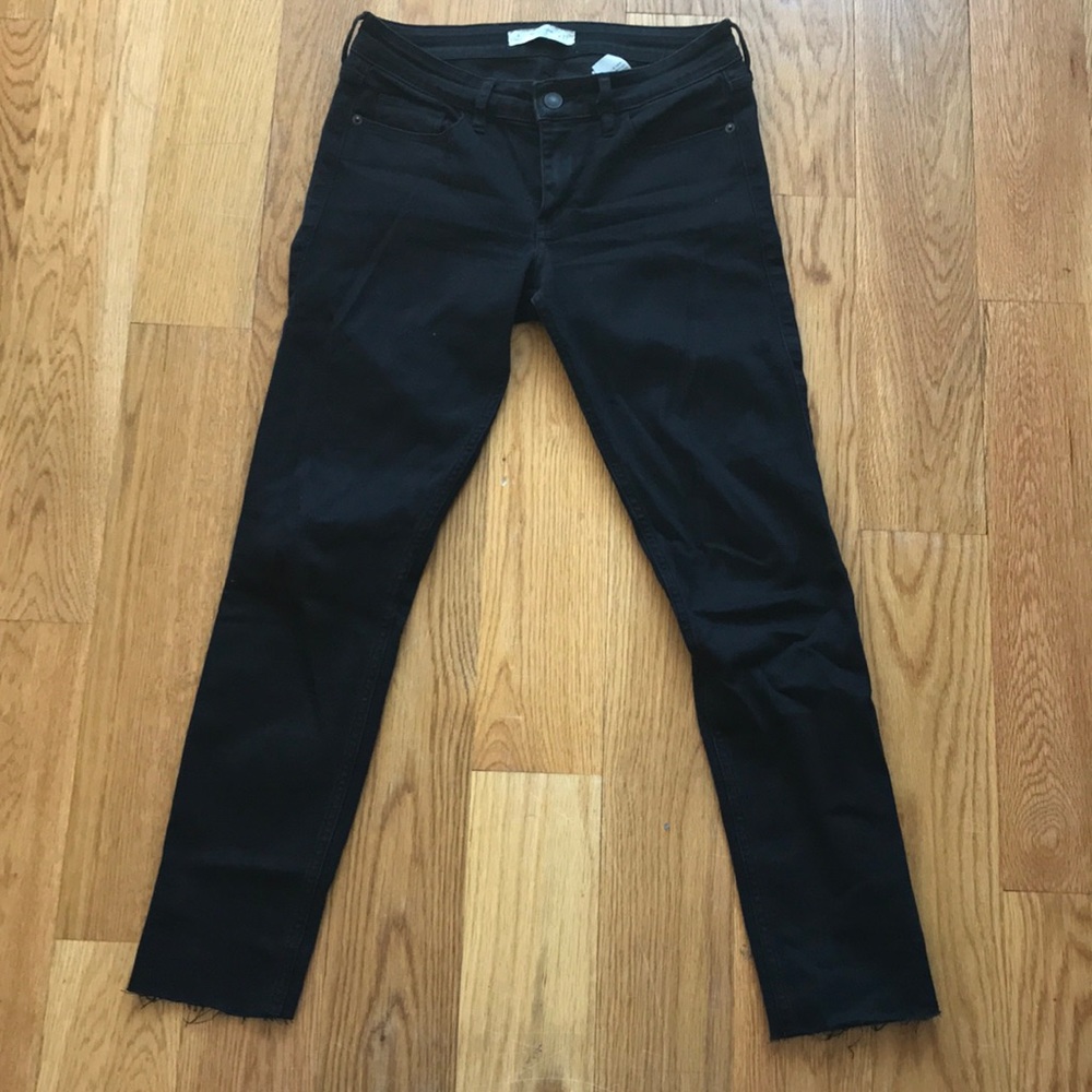 Washed Black A&F Superskinny Jean w/Raw Cut Heam